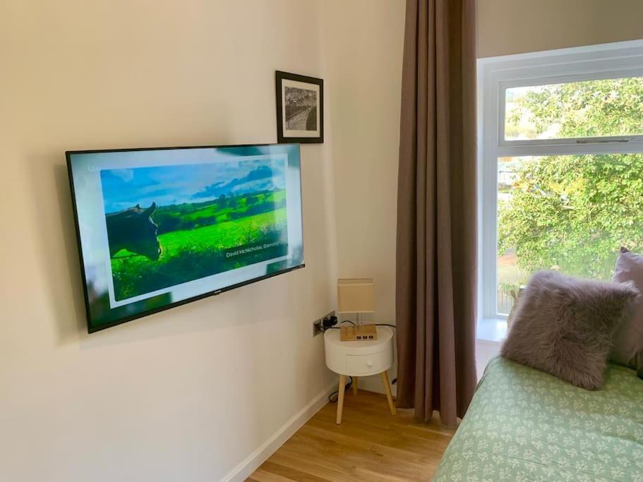 Renovated Miner'S Cottage - Family & Dog Friendly Abertillery 外观 照片